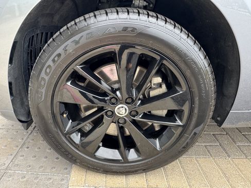 Certified 2024 Jaguar F-PACE R-Dynamic S AWD/4WD image 9