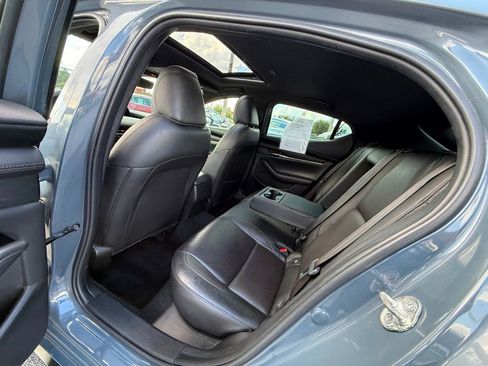 Used 2019 MAZDA MAZDA3 Hatchback w/ Premium Package image 9