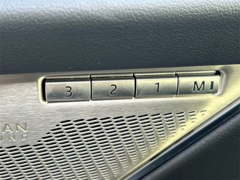 Used 2024 Jaguar F-PACE R-Dynamic S image 28