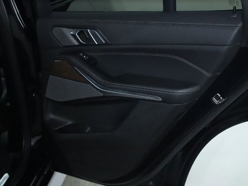 Used 2020 BMW X5 M50i w/ Premium Package image 33