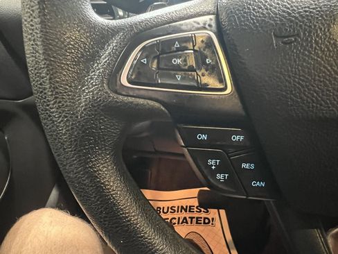 Used 2017 Ford Escape SE w/ Equipment Group 201A AWD/4WD image 11