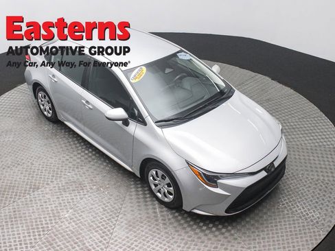 Used 2024 Toyota Corolla LE image 3