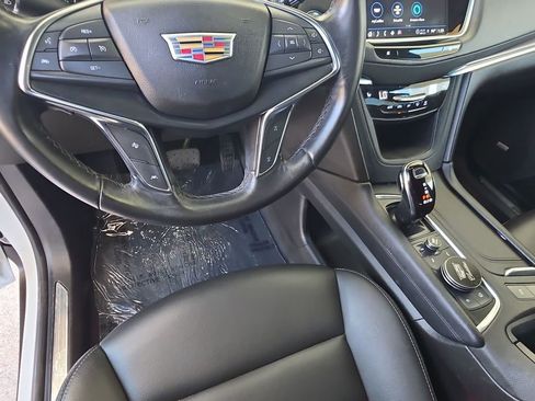 Used 2023 Cadillac XT5 Luxury FWD image 11
