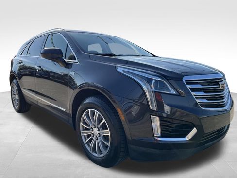 Used 2017 Cadillac XT5 Luxury FWD image 3