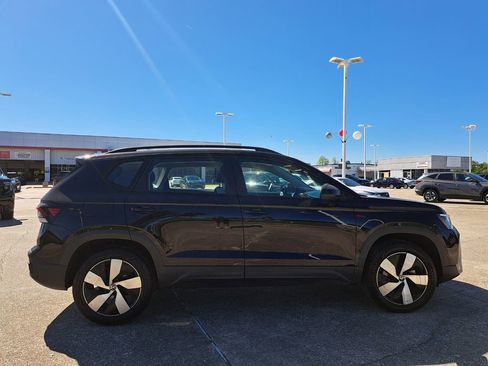 Used 2025 Volkswagen Taos S image 4