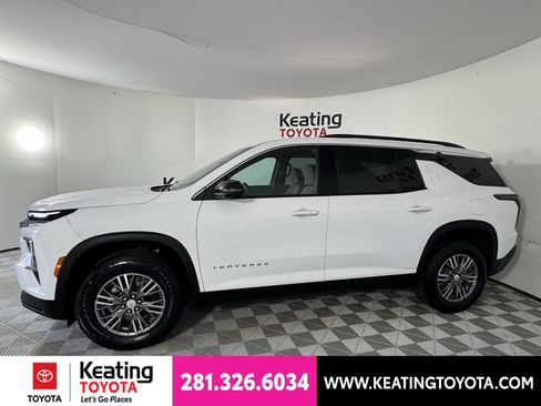 Used 2026 Chevrolet Traverse LT w/ Driver Confidence Package FWD image 8