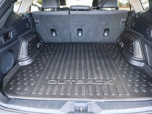 Used 2023 Subaru Outback Limited image 28