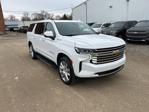 Used 2024 Chevrolet Suburban High Country image 7