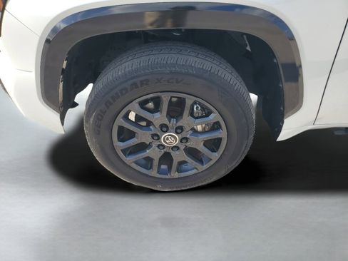 Used 2024 Toyota Tundra Platinum AWD/4WD image 26