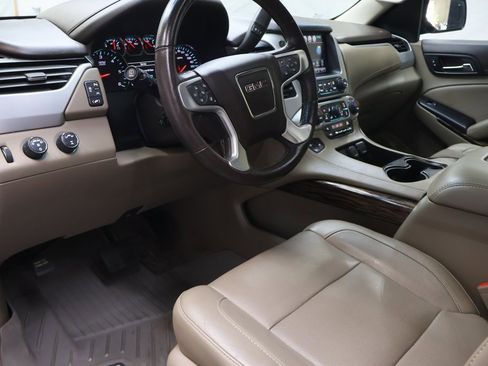 Used 2019 GMC Yukon XL SLT w/ Open Road Package image 19