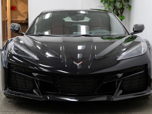 Used 2025 Chevrolet Corvette Z06 RWD image 10