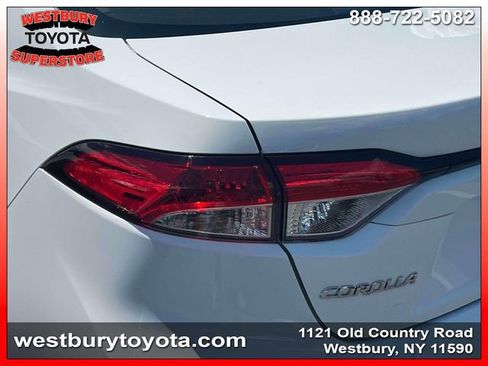 Used 2022 Toyota Corolla LE FWD image 13