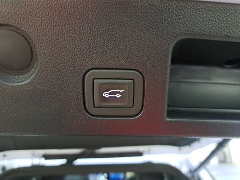 Used 2026 Chevrolet Equinox ACTIV w/ Convenience Package III FWD image 13
