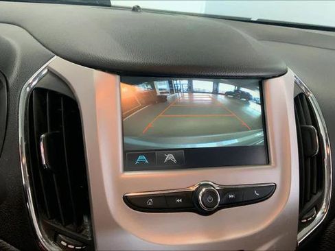 Used 2017 Chevrolet Cruze LS FWD image 24