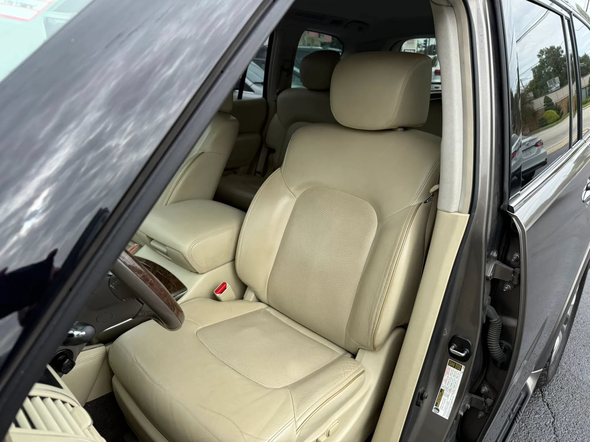 Used 2017 INFINITI QX80 2WD w/ Driver Assistance Package image 7