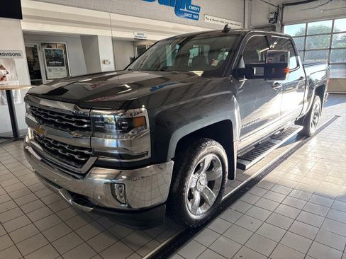 Used 2018 Chevrolet Silverado 1500 LTZ w/ LTZ Plus Package AWD/4WD image 7
