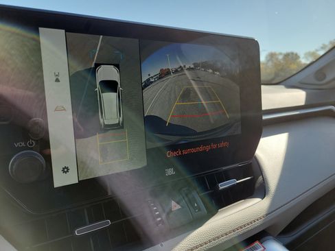 Used 2025 Toyota RAV4 Limited image 31