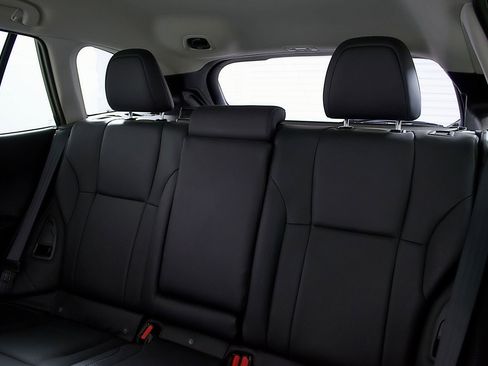 Used 2025 Subaru Outback Touring XT image 17