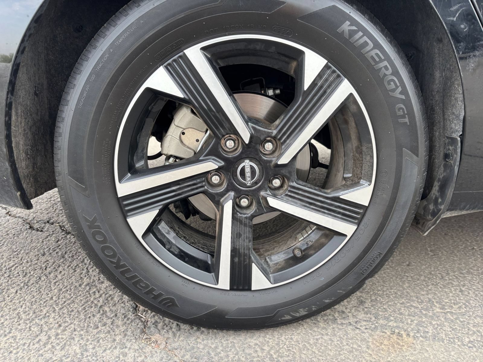 Used 2025 Nissan Sentra SV FWD image 27