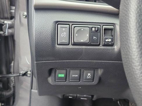Used 2015 Nissan Sentra S FWD image 29