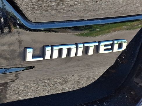 Certified 2024 Jeep Grand Cherokee Limited w/ Luxury Tech Group II AWD/4WD image 33