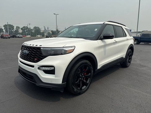 Used 2023 Ford Explorer ST w/ Technology Package AWD/4WD image 5