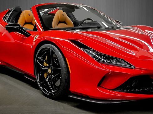 Used 2021 Ferrari F8 Tributo RWD image 1