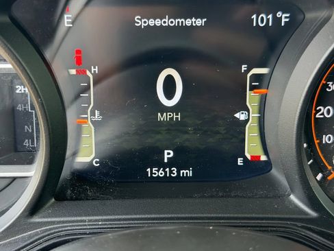 Used 2025 Jeep Wrangler Unlimited Sport AWD/4WD image 2
