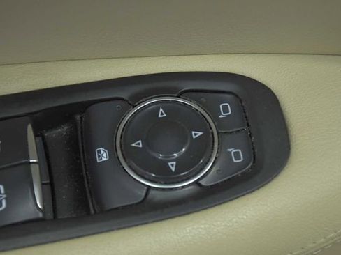 Used 2020 Cadillac XT5 Premium Luxury FWD image 18