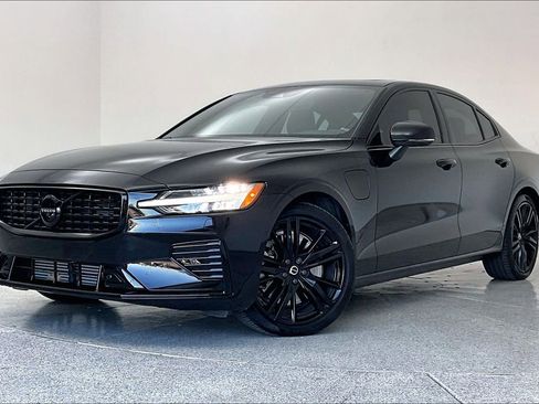 Used 2022 Volvo S60 T8 R-Design w/ Advanced Package image 15