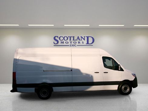 Used 2023 Mercedes-Benz Sprinter 2500 image 5