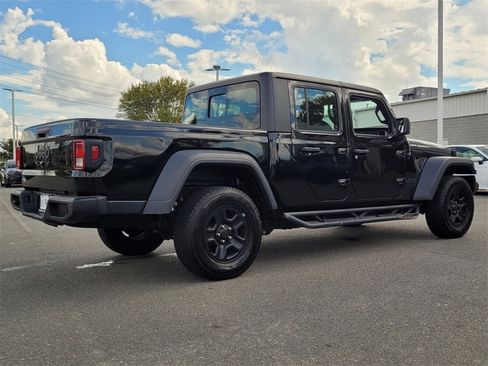 Used 2020 Jeep Gladiator Sport image 3
