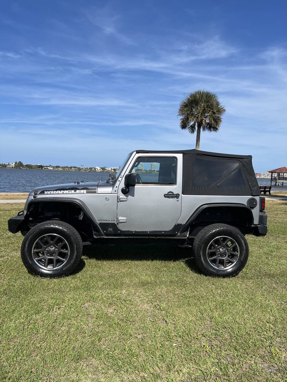 Used 2015 Jeep Wrangler Sport w/ Quick Order Package 24S AWD/4WD image 2
