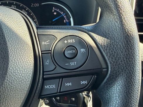 Used 2025 Toyota RAV4 LE image 23