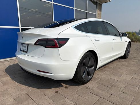 Used 2020 Tesla Model 3 Standard Range Plus RWD image 7