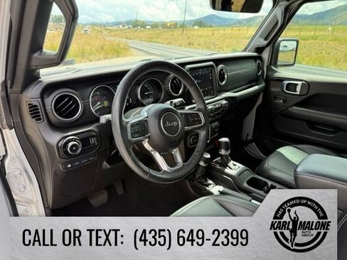 Used 2023 Jeep Wrangler Unlimited Sahara w/ Cold Weather Group AWD/4WD image 17