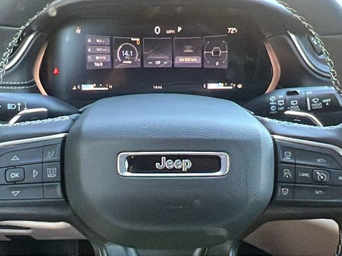 New 2025 Jeep Grand Cherokee Limited w/ Luxury Tech Group II image 33