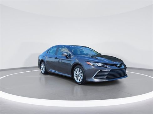 Used 2024 Toyota Camry LE image 2