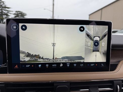 Used 2023 Lincoln Corsair Reserve w/ Equipment Group 202A image 12