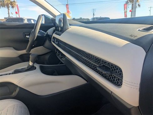 Used 2025 Honda HR-V LX image 34