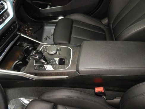 Used 2021 BMW 330i xDrive Sedan w/ Premium Package image 17