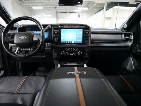 Used 2023 Ford F250 Platinum image 5