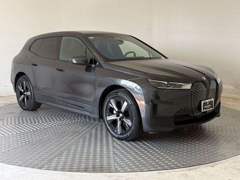 Used 2024 BMW iX xDrive50 AWD/4WD image 7