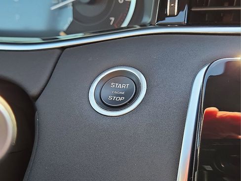 Used 2023 Land Rover Range Rover Evoque SE image 28