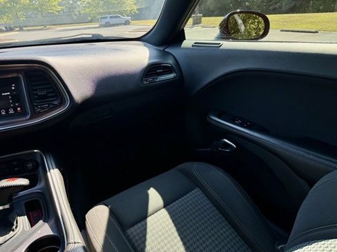 Used 2018 Dodge Challenger SXT image 26