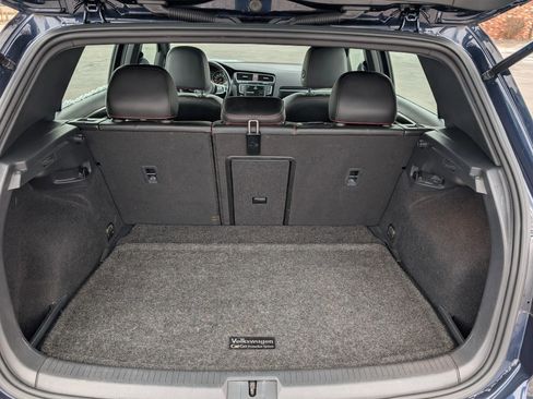 Used 2017 Volkswagen GTI SE image 18