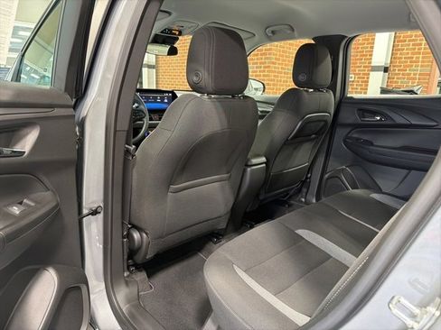 Used 2024 Chevrolet TrailBlazer LS image 28