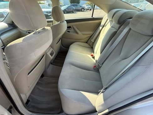 Used 2009 Toyota Camry LE FWD image 25