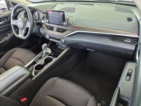 Used 2024 Nissan Altima 2.5 SV FWD image 19