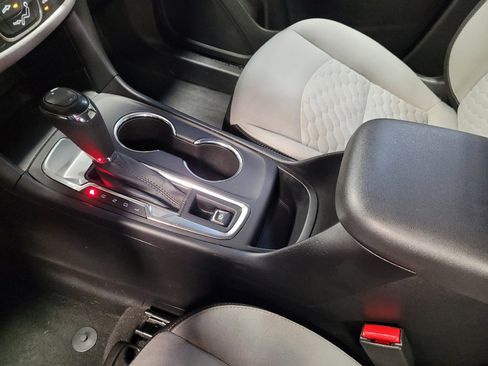 Used 2019 Chevrolet Equinox LS FWD image 26
